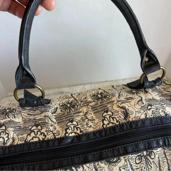 AmyKathryn Vegan Large Duffle Bag - Picture 11 of 16